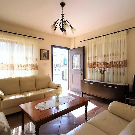 Villa By The Sea *